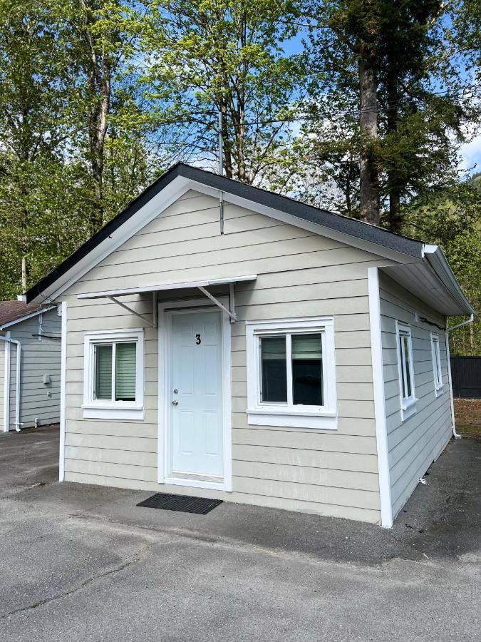 Lake Errock Motel Harrison Mills Eksteriør billede